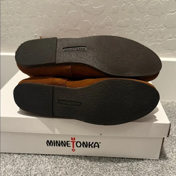 Minnetonka Women's Moccasin Fringe Boots - Tan - Picture 4 of 7